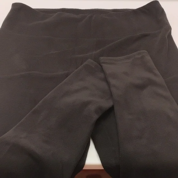 Ladies Climate Right Leggings By Cuddle Duds. - Picture 9 of 9